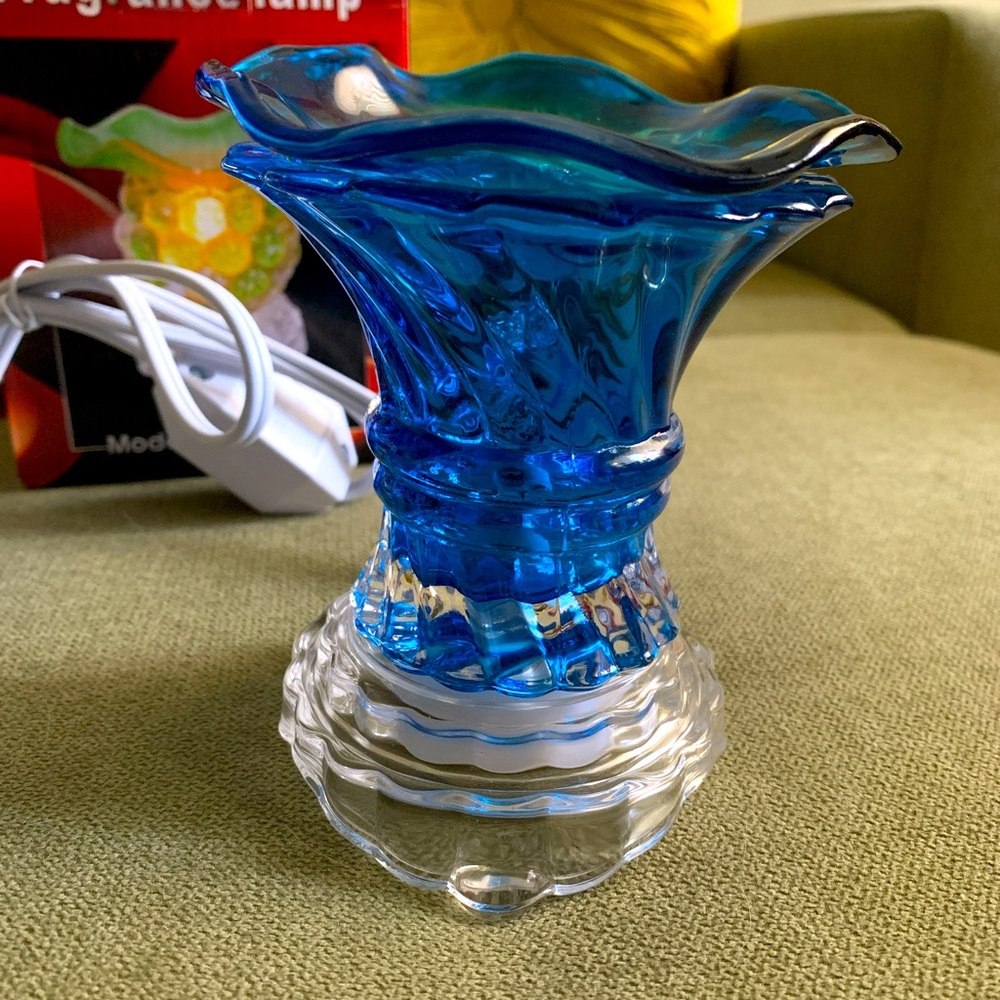 Blue glass aromatherapy lamp/night light